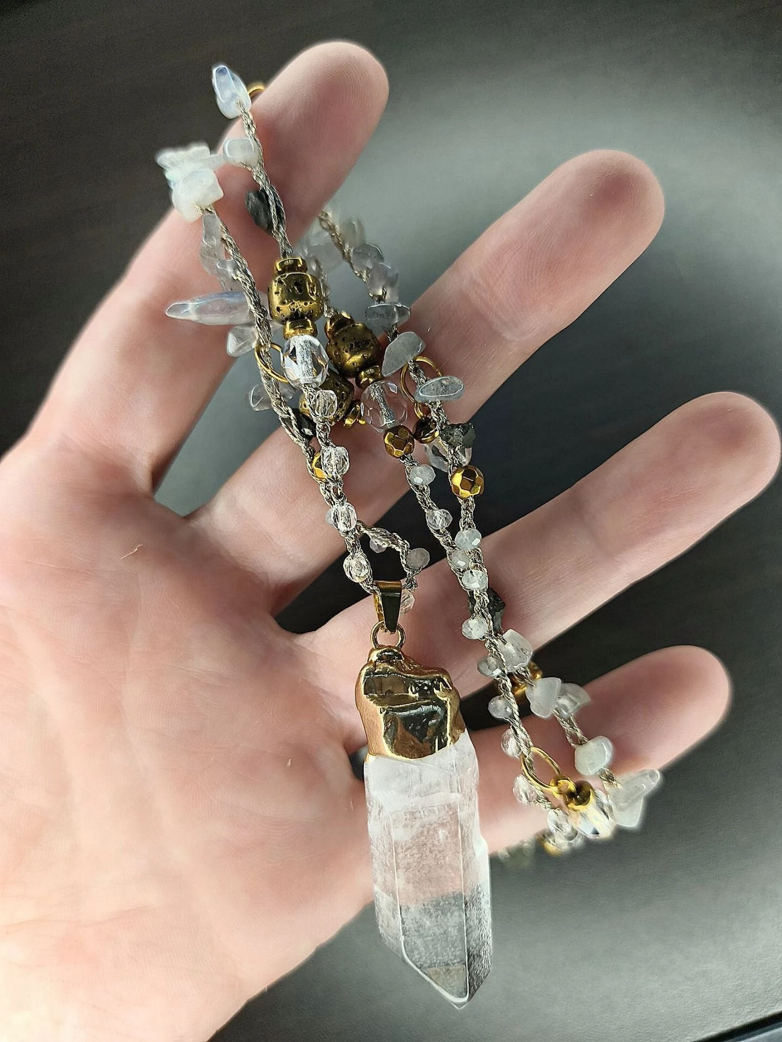 Colar longo de crochê com quartzo – photo 3